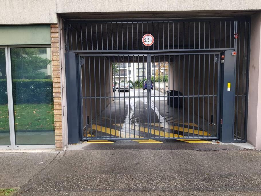 Апартаменти Parking Prive,T1 Bis, 10Mn Lyon Centre Віллербанн Екстер'єр фото